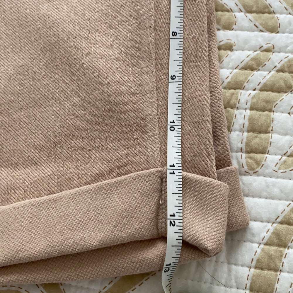 Comfy stretch Hue jean shorts. Size Med. length down 21” Like new condition😊 - Picture 10 of 10